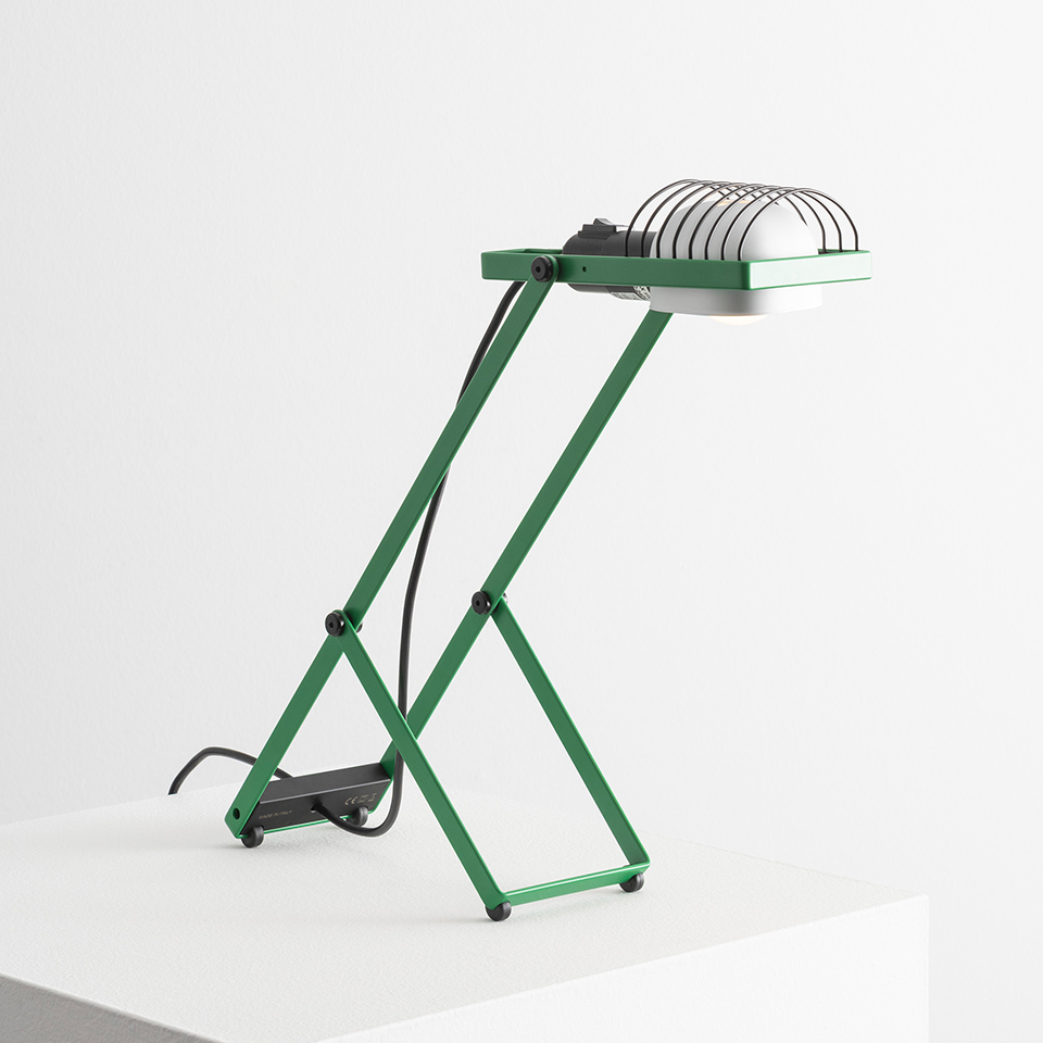 Artemide Sintesi table lamp in green metal with Z-shaped frame, adjustable white dome shade with protective grid, black cable