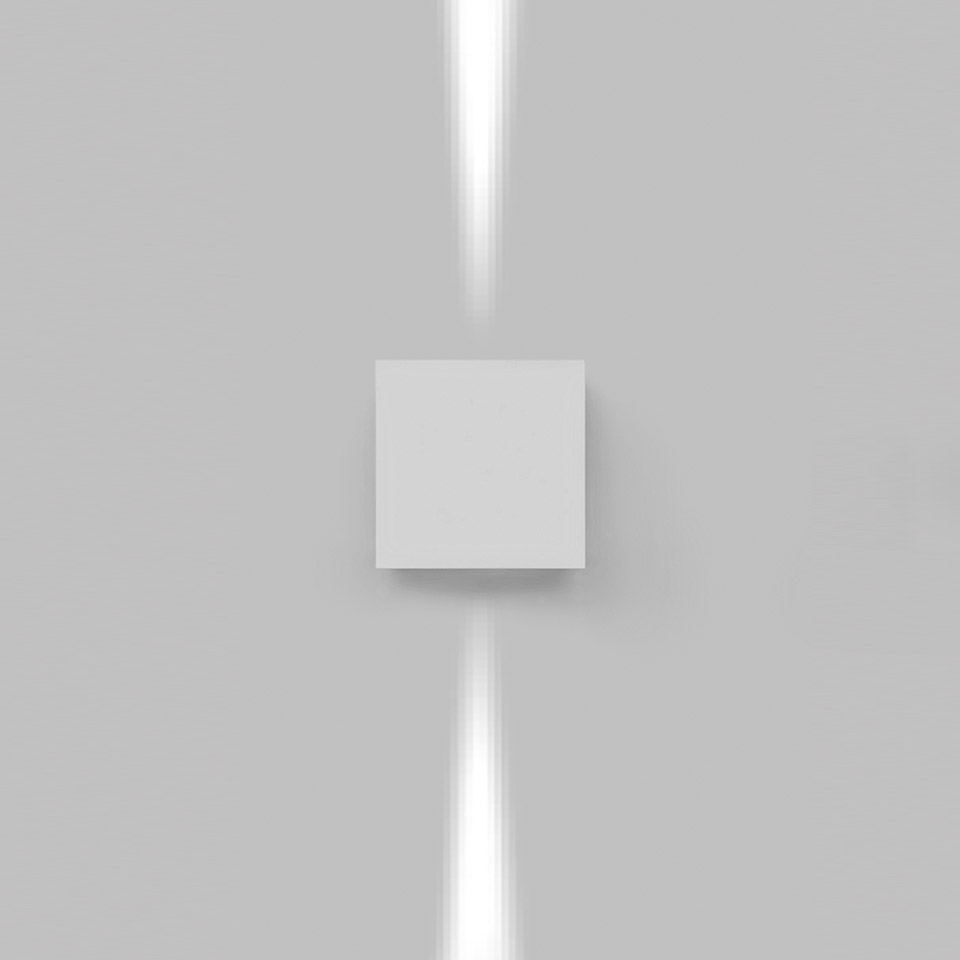 Artemide Effetto wall light, white square body emitting two narrow vertical beams of light upward and downward