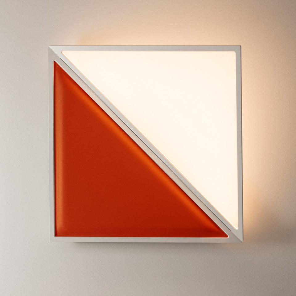 Artemide Flexia wall lamp: square white frame with warm backlight, split diagonally into illuminated white and solid red-orange triangles